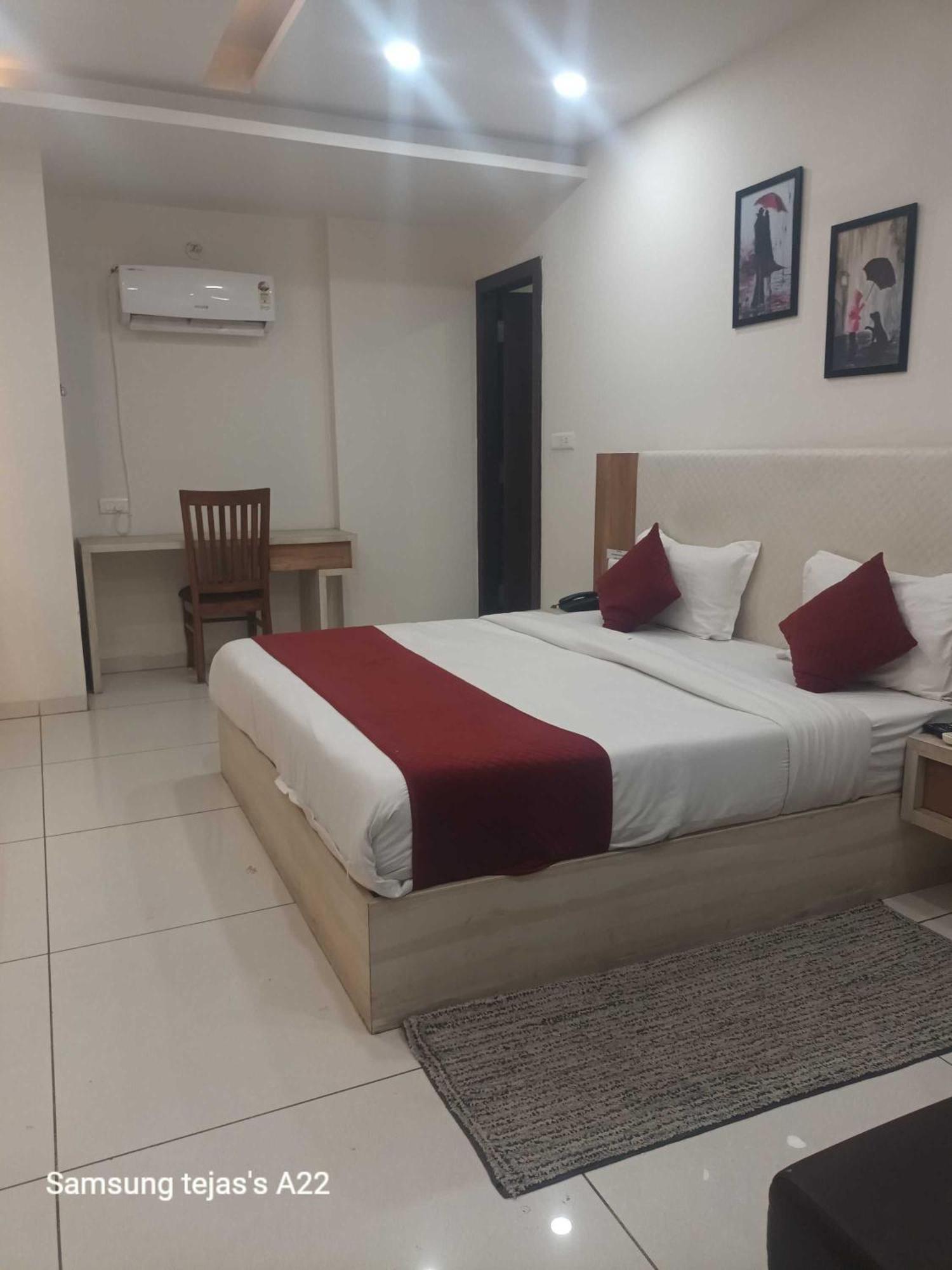Super Hotel O Taste Of Temple Bhopal Exterior photo